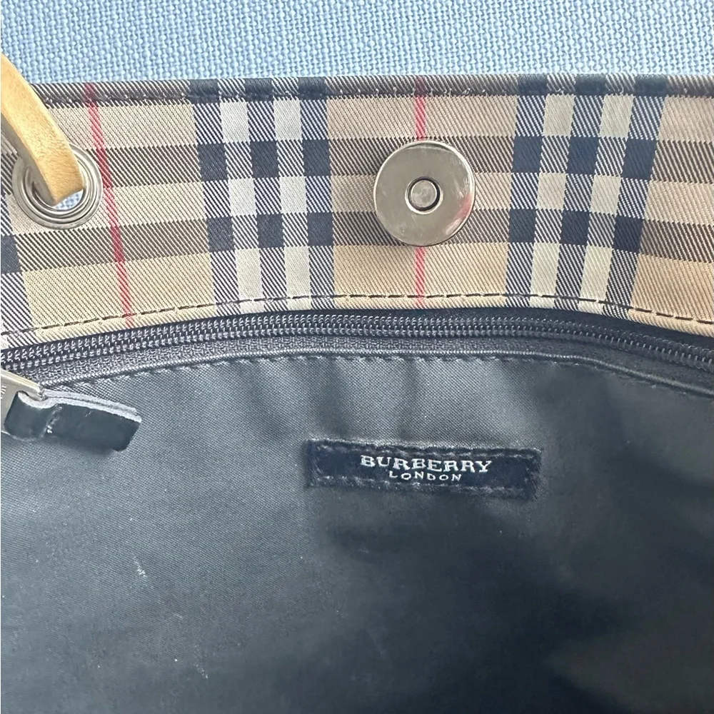 Burberry Classic Check Tote with Black Interior - Picture 2 of 3